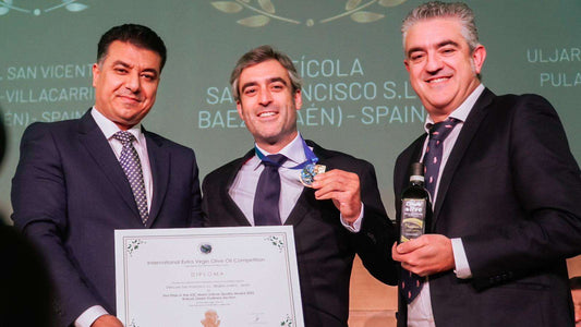 Esencial Olive - Noviembre | Cristal 500ml | Mejor AOVE del Mundo 2022 y Premio "Jaén Selección" 2024
