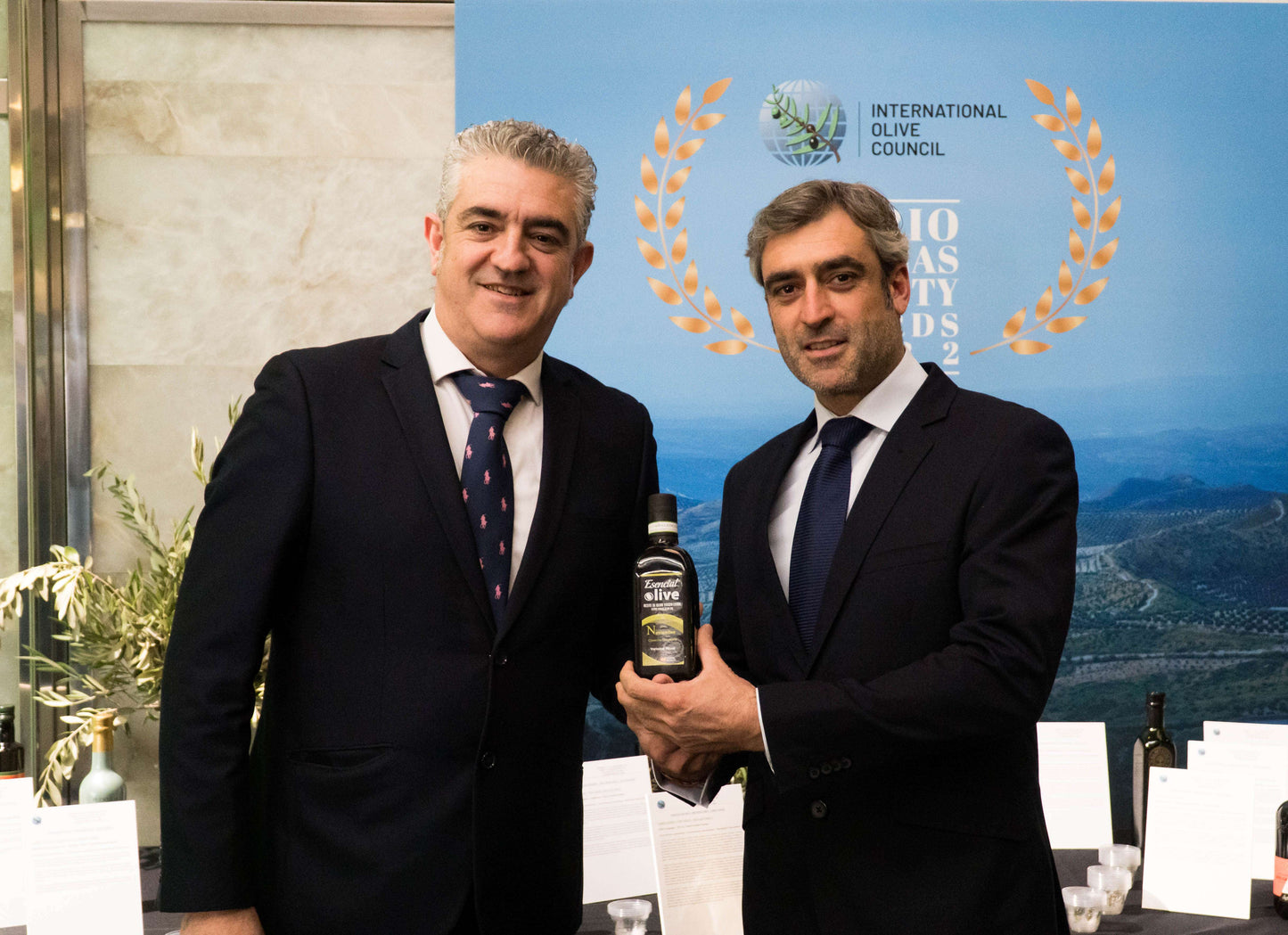 Esencial Olive - Noviembre | Cristal 500ml | Mejor AOVE del Mundo 2022 y Premio "Jaén Selección" 2024